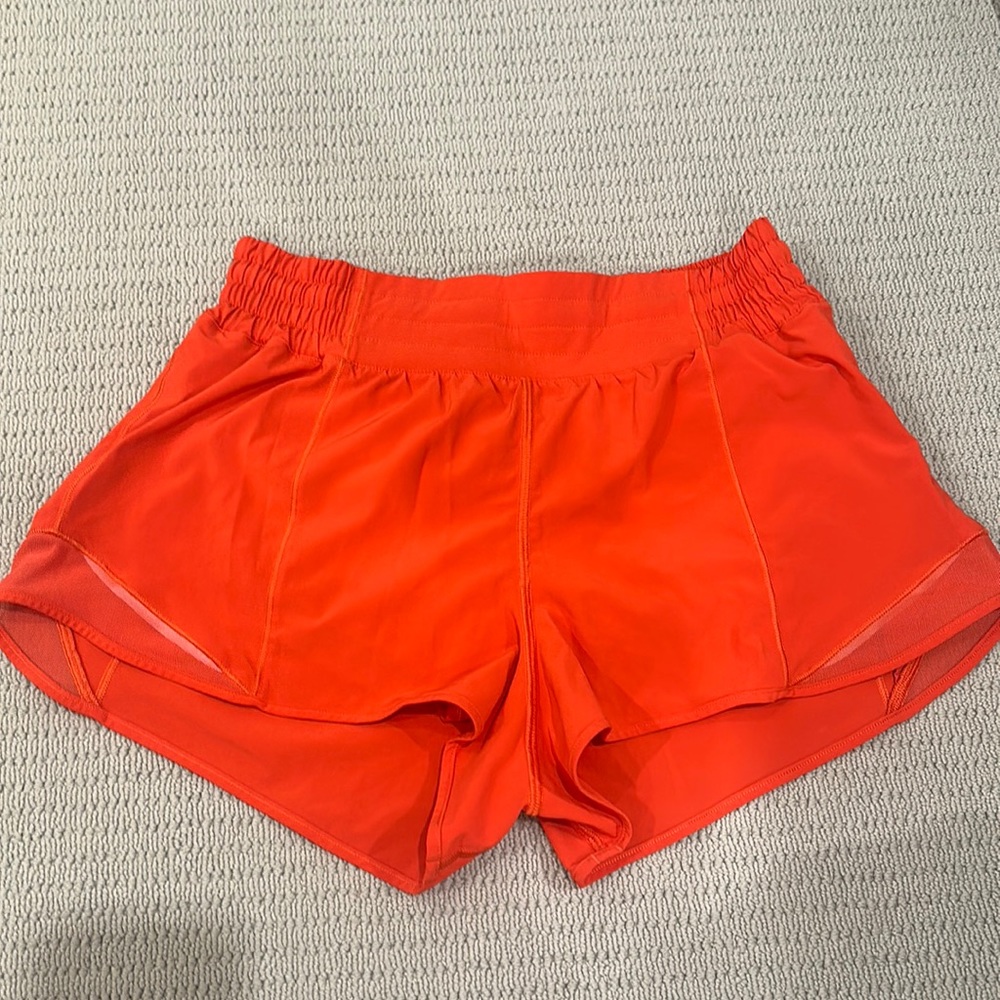 Lululemon Hotty Hot 2.5" HR Shorts